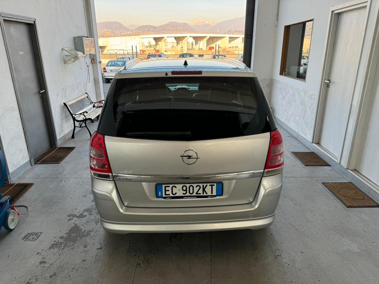 Opel Zafira 1.8 16V GPL-TECH Cosmo 7 posti