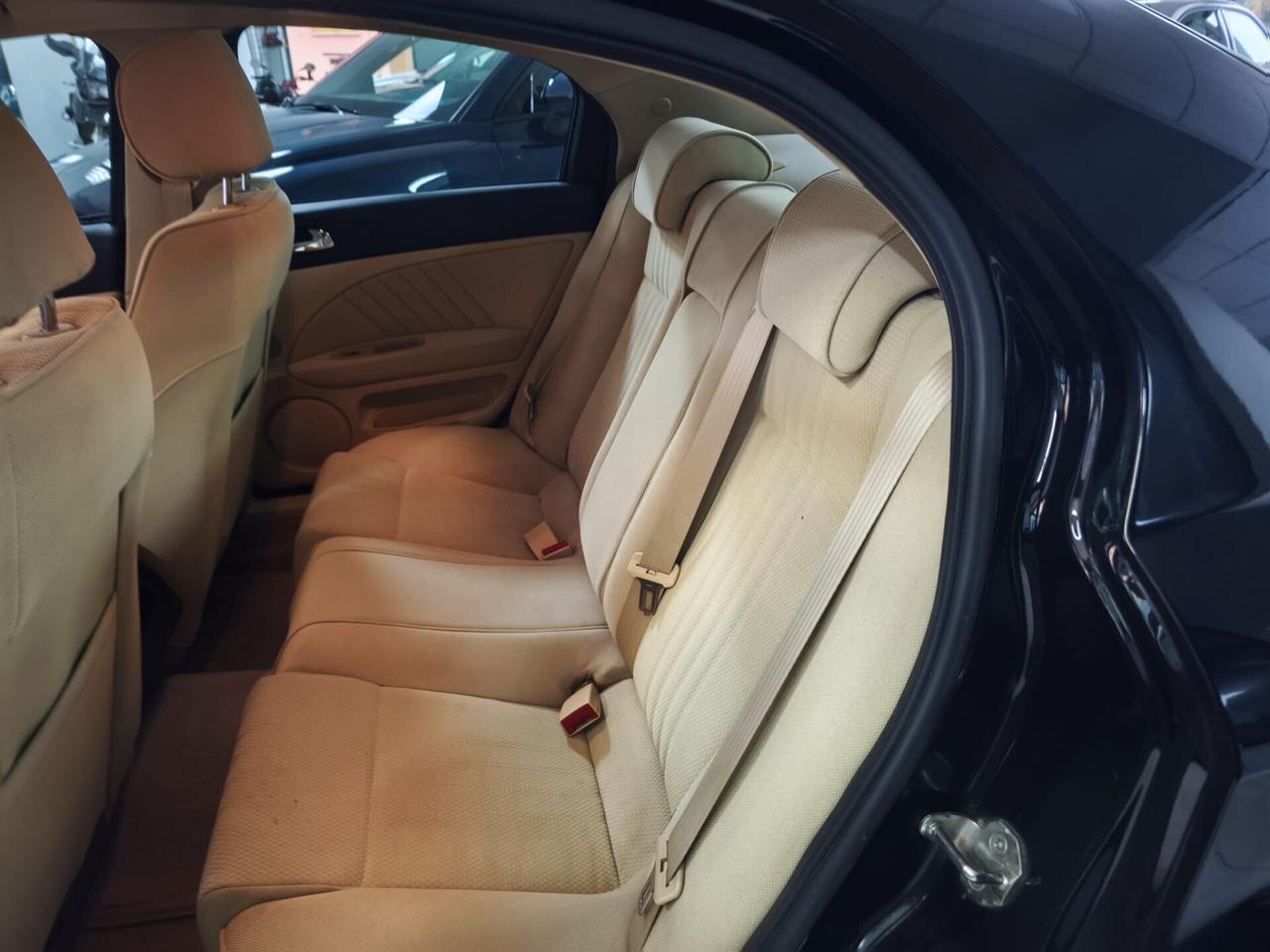 Alfa Romeo 159 1.9 JTDm Distinctive