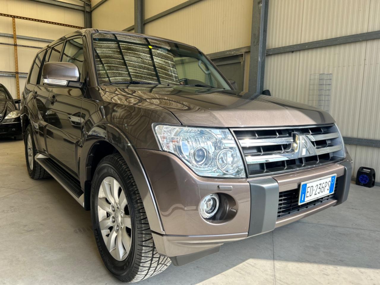 Mitsubishi Pajero 3.2 cr Instyle 200cv 5p auto