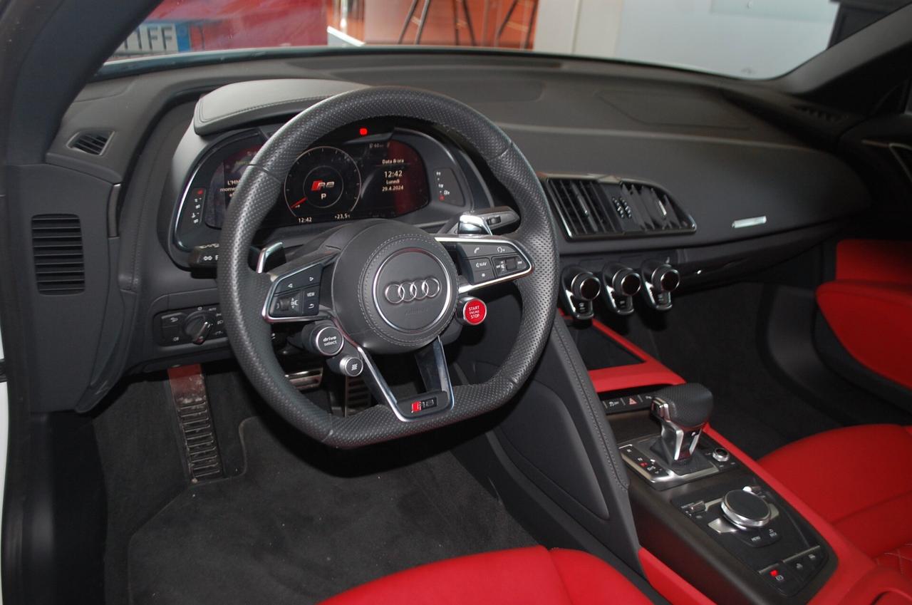 Audi R8 Spyder 5.2 V10 Performance rwd 570CV S Tronic