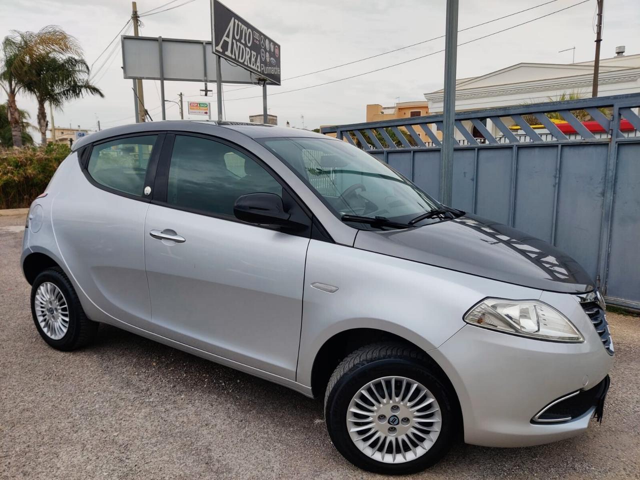 Lancia Ypsilon 900 natural power metano 2014