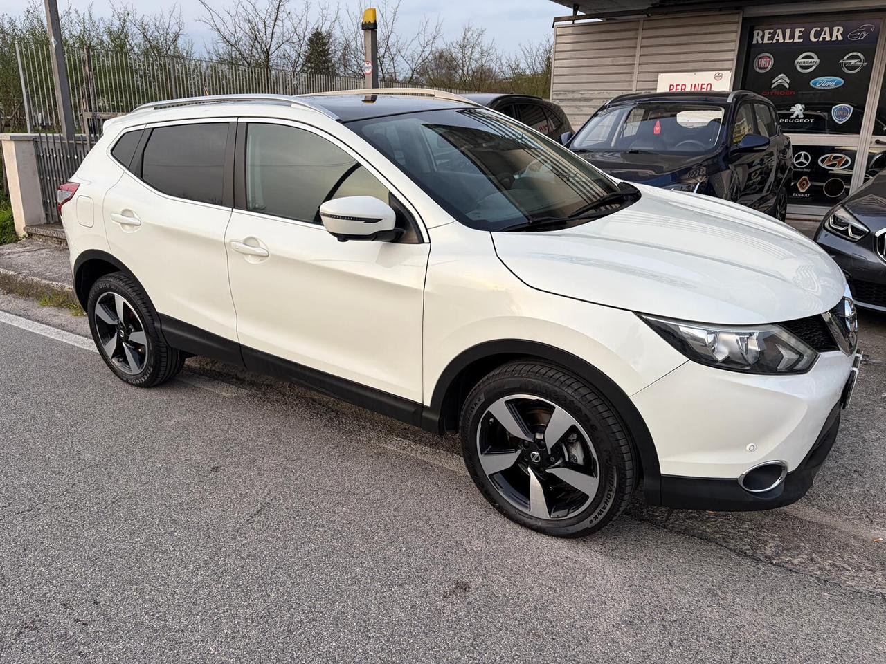 Nissan Qashqai 1.5 dCi 110cv tetto Tekna 360°