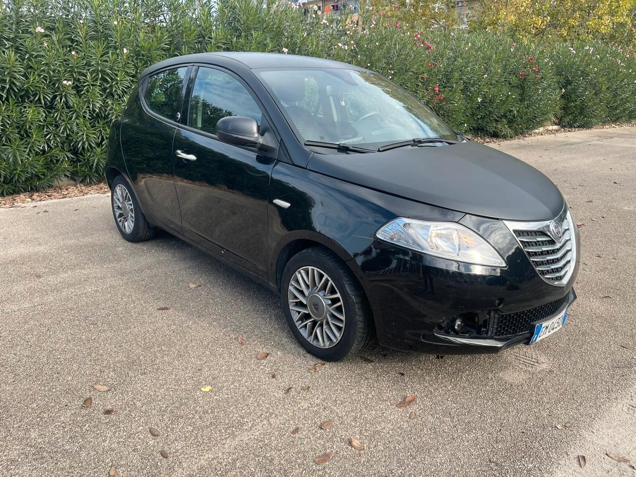 Lancia Ypsilon 1.2 69 CV 5 porte GPL Ecochic Gold