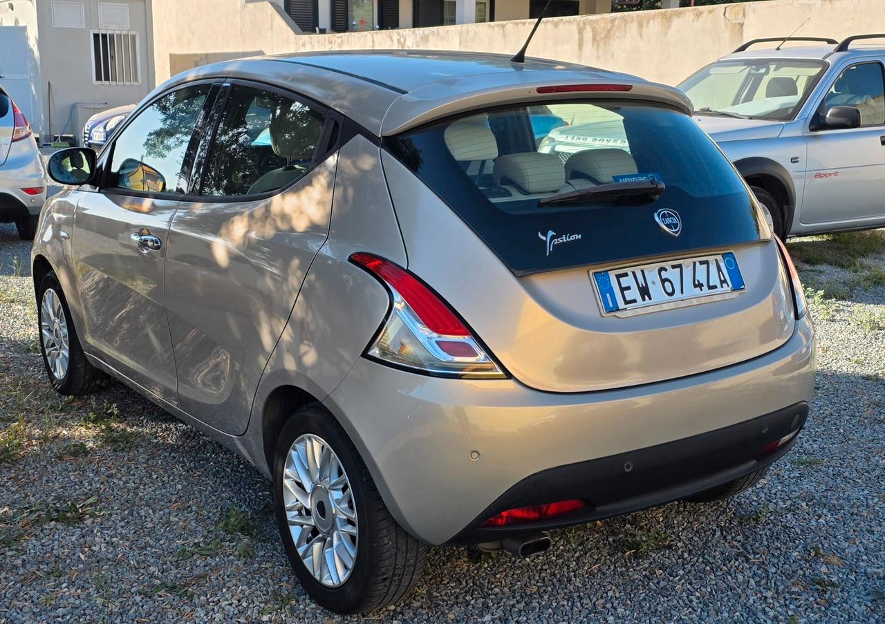 Lancia Ypsilon 1.2 69 CV 5 porte Gold