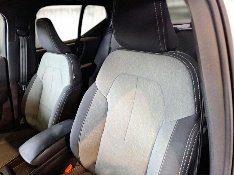 VOLVO XC40 T4 RECHARGE PLUG-IN AUTO CORE SUV