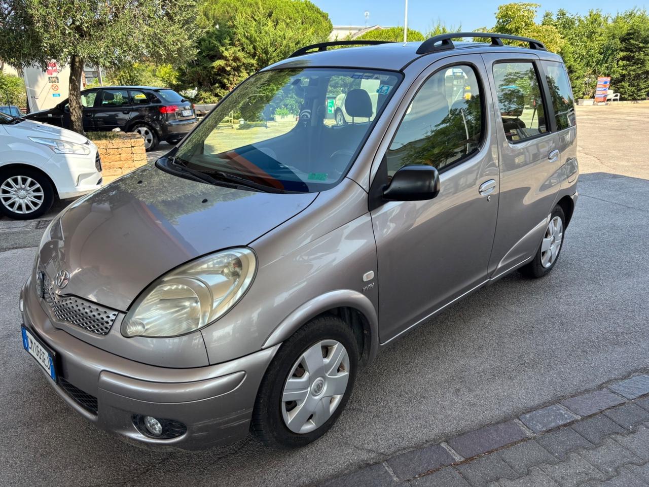 Toyota Yaris Verso 1.3i 16V cat Luna '03
