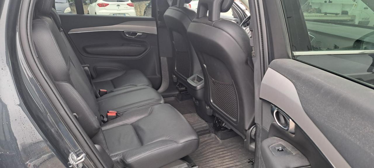 Volvo XC 90 XC90 B5 (d) AWD Geartronic 7 posti Momentum Pro
