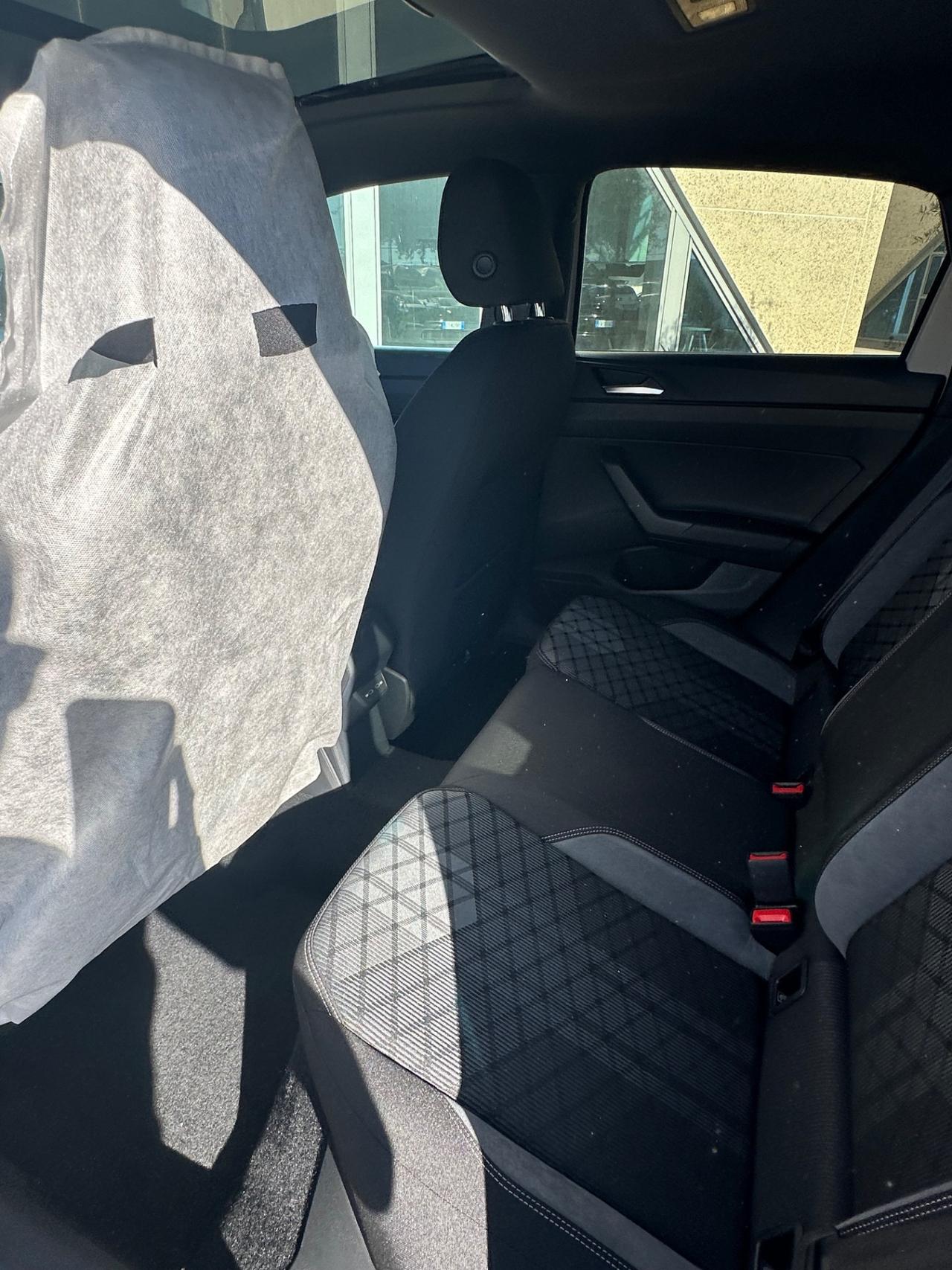 Volkswagen Taigo 1.0 tsi R-Line possibilità noleggio no scoring