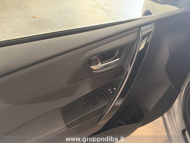 Toyota Auris II 2015 Benzina 1.8h Lounge cvt