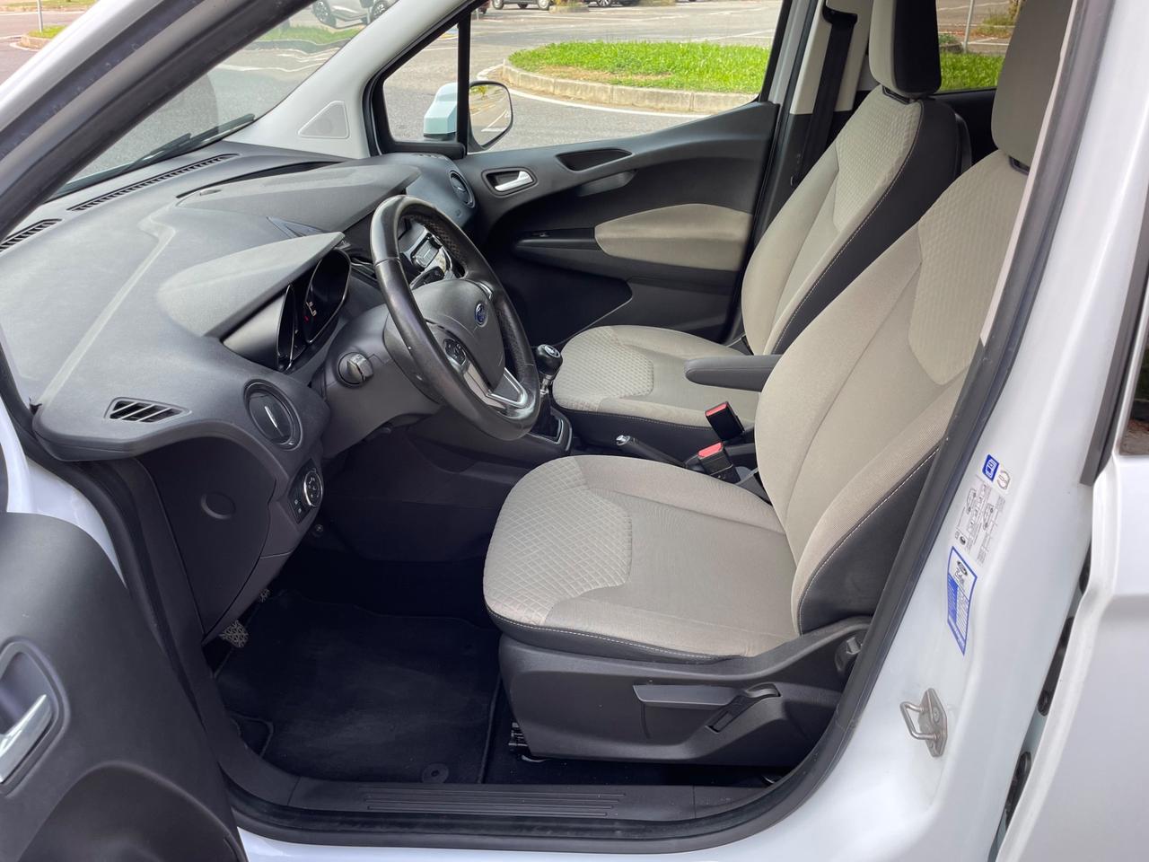 Ford Tourneo Courier 1.5 TDCI 100 CV Sport