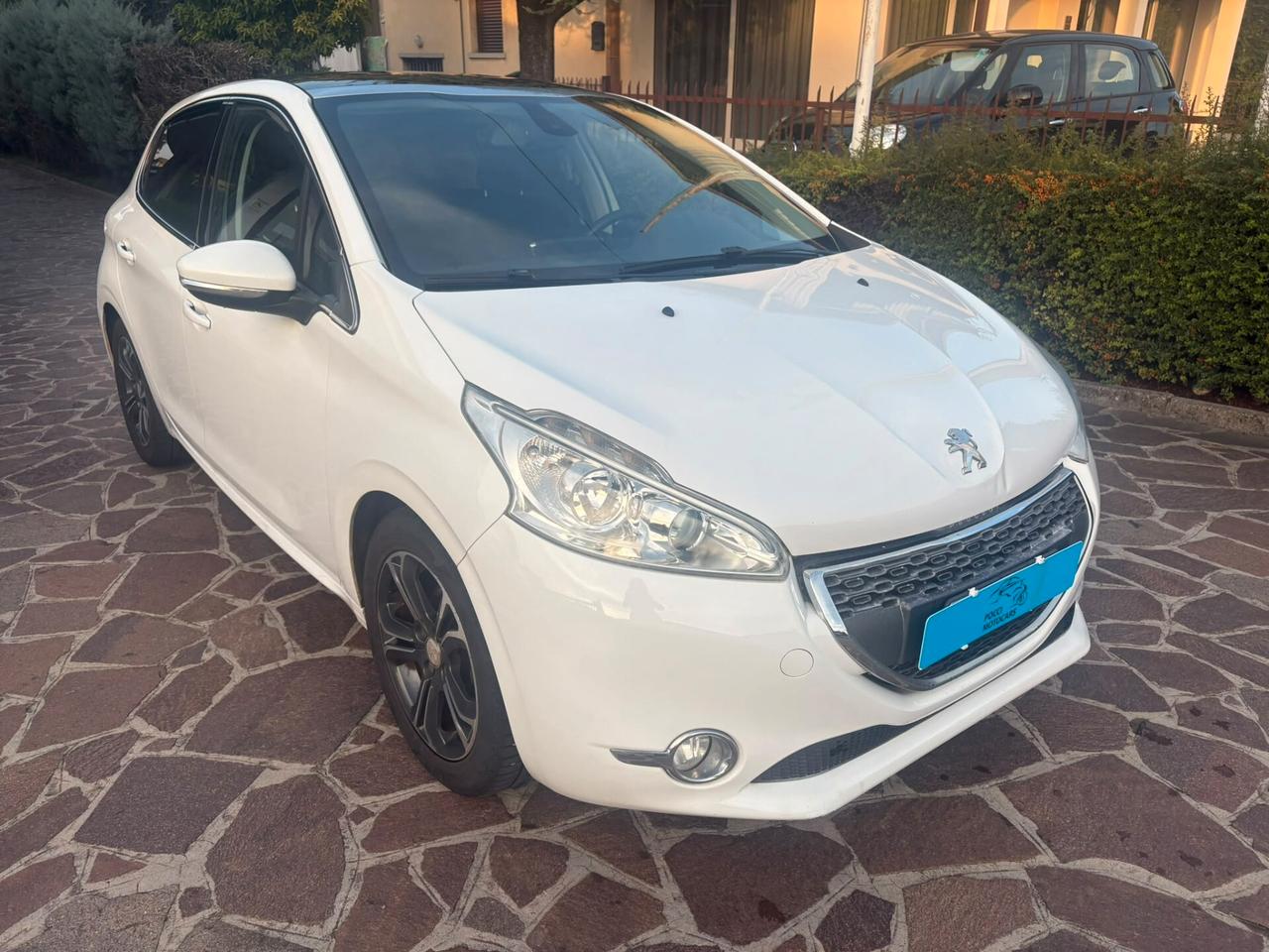 Peugeot 208 1.6 e-HDi 92 CV Stop&Start 5 porte Allure