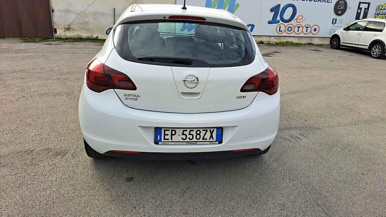 Opel Astra 1.7 CDTI 125CV Cosmo Berlina