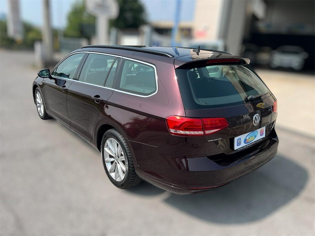 Volkswagen Passat Variant 1.6 TDI SCR DSG Business BMT colore Bordeaux
