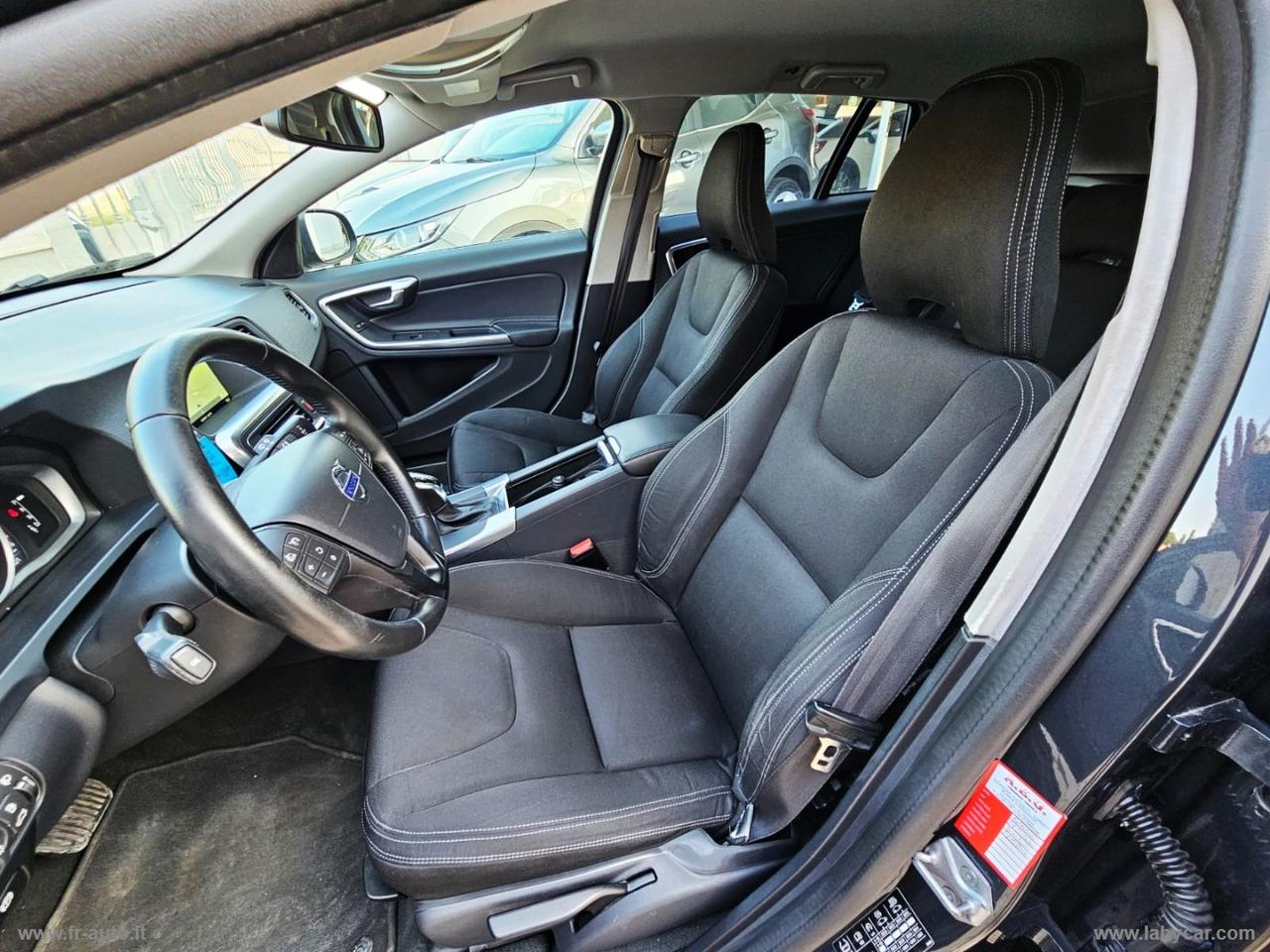 VOLVO V60 D3 Geartronic Summum