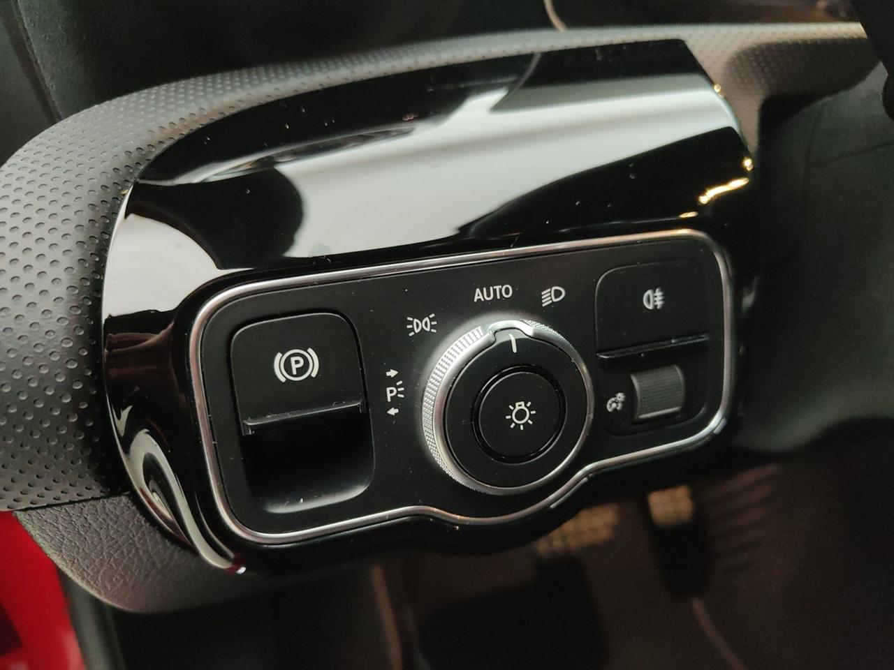 MERCEDES Classe A - W177 2018 A 180 D 116CV AMG LINE PREMIUM AUTO