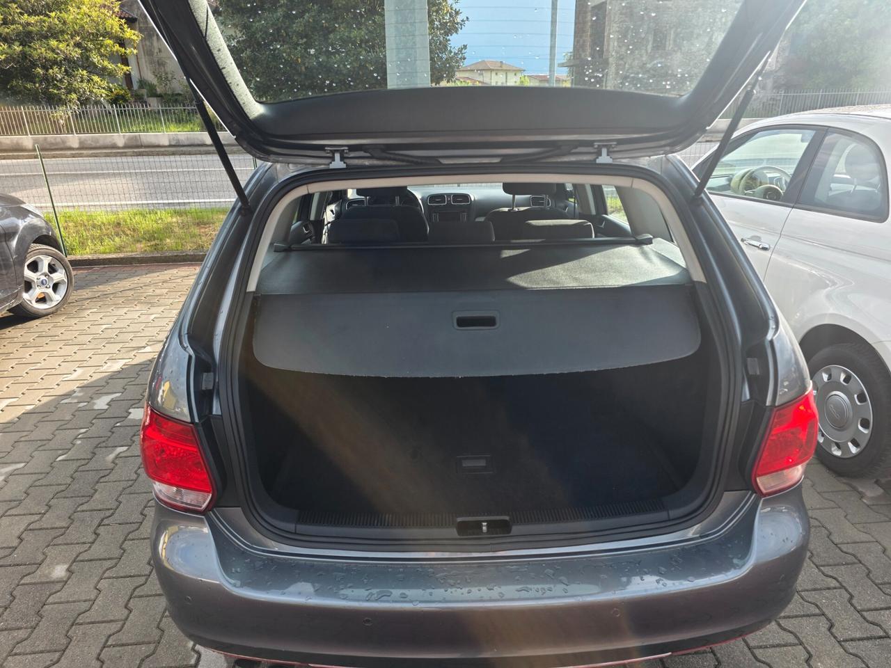 Volkswagen Golf Variant 2.0 TDI con gancio traino