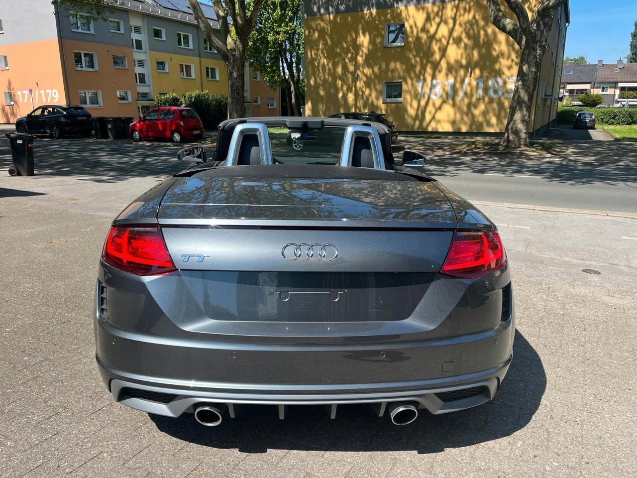 Audi TT TTS Roadster TFSI quattro S tronic sport attitude