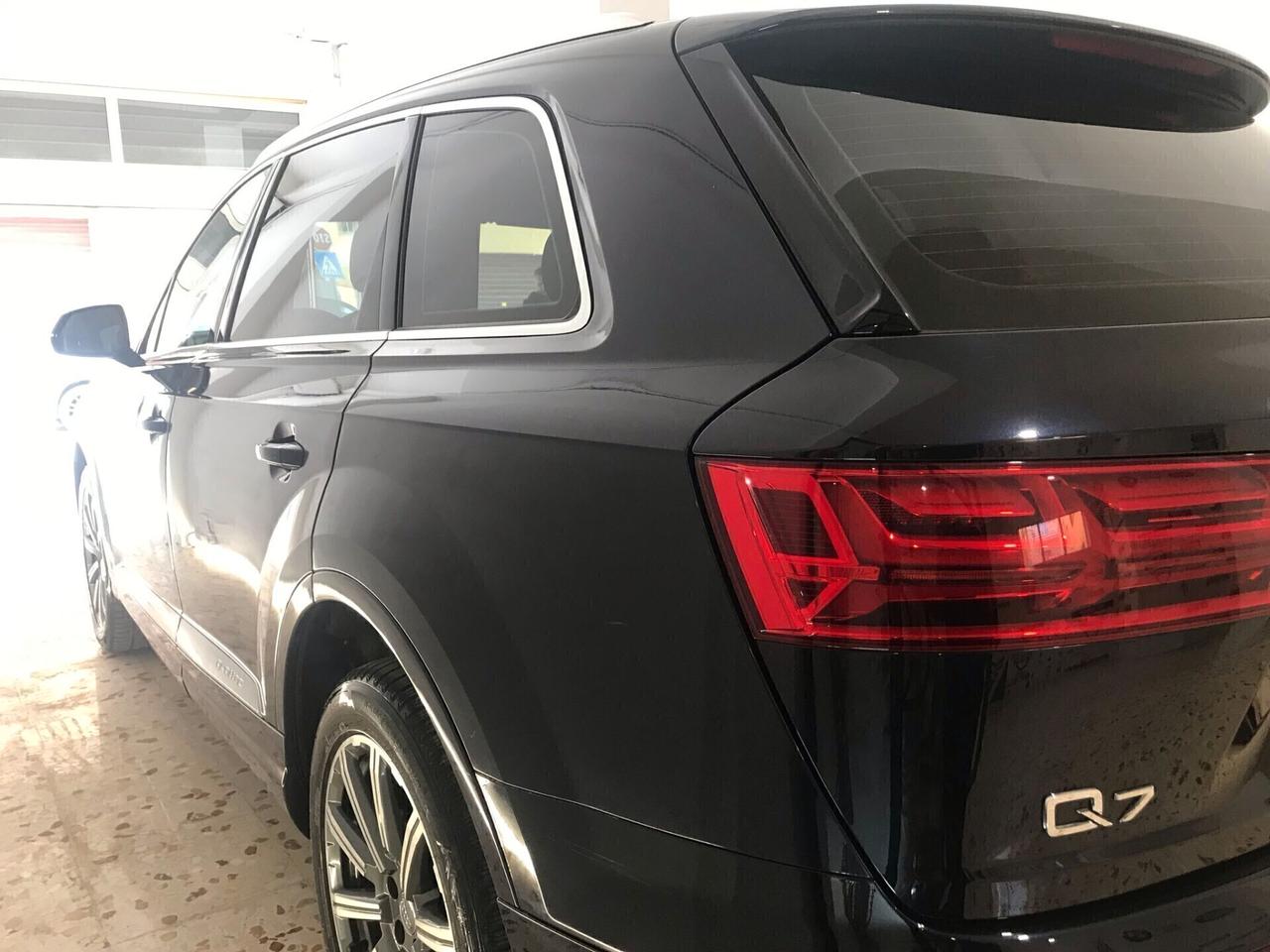 Audi Q7 3.0 TDI S-LINE quattro tiptronic 12/2017