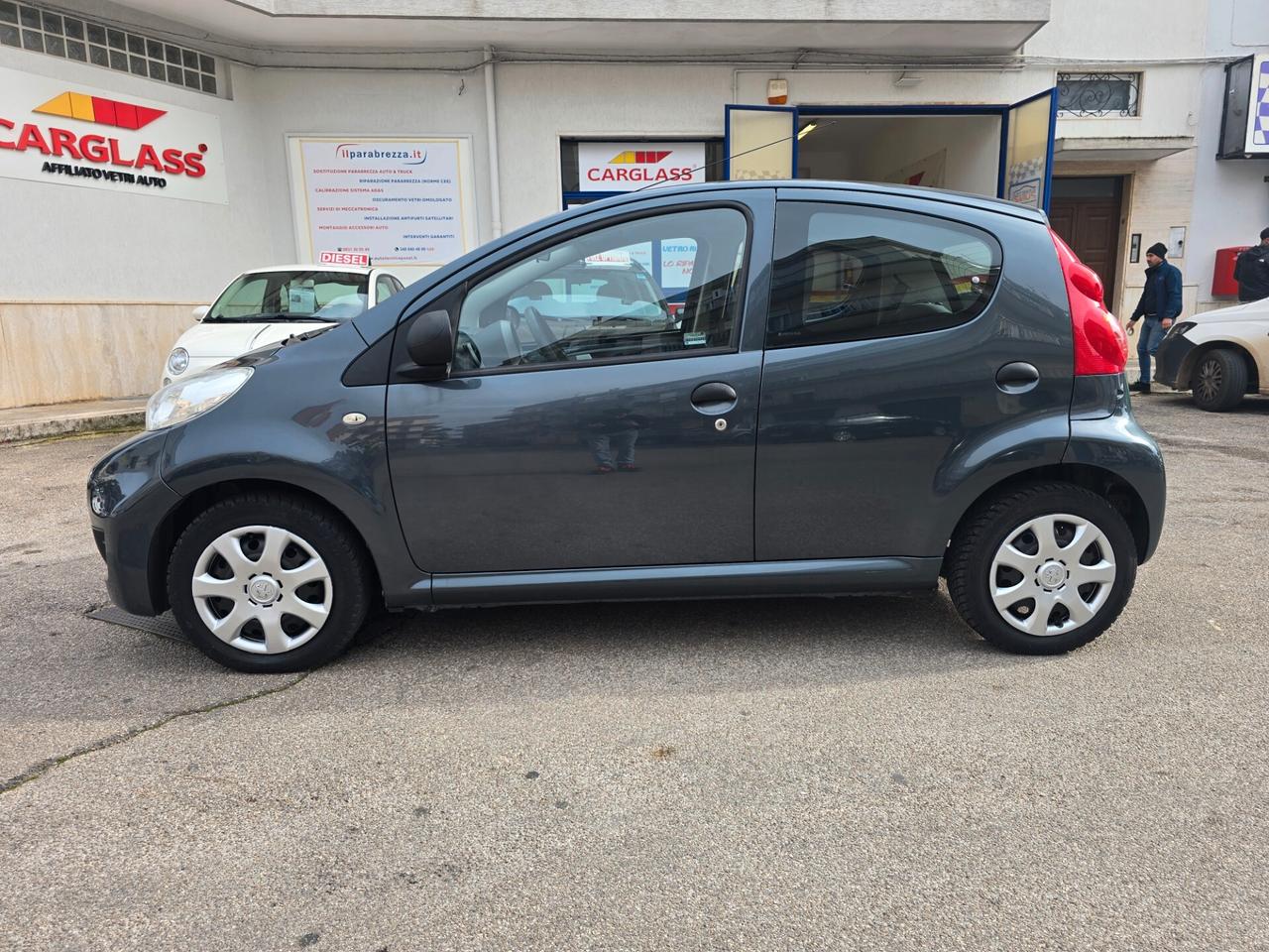 Peugeot 107 1.0 68CV 5p. Sweet Years