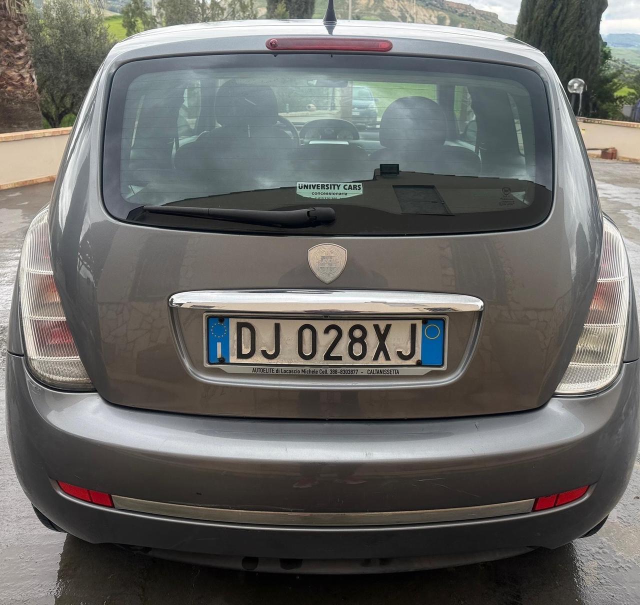 Lancia Ypsilon 1.3 MJT 75 CV Platino