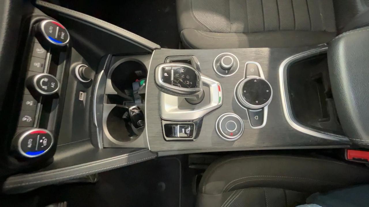 Alfa Romeo Stelvio 2.2 Turbodiesel 190 CV AT8 Q4 Business
