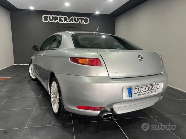 ALFA ROMEO GT 1.9 JTD MJT Distinctive