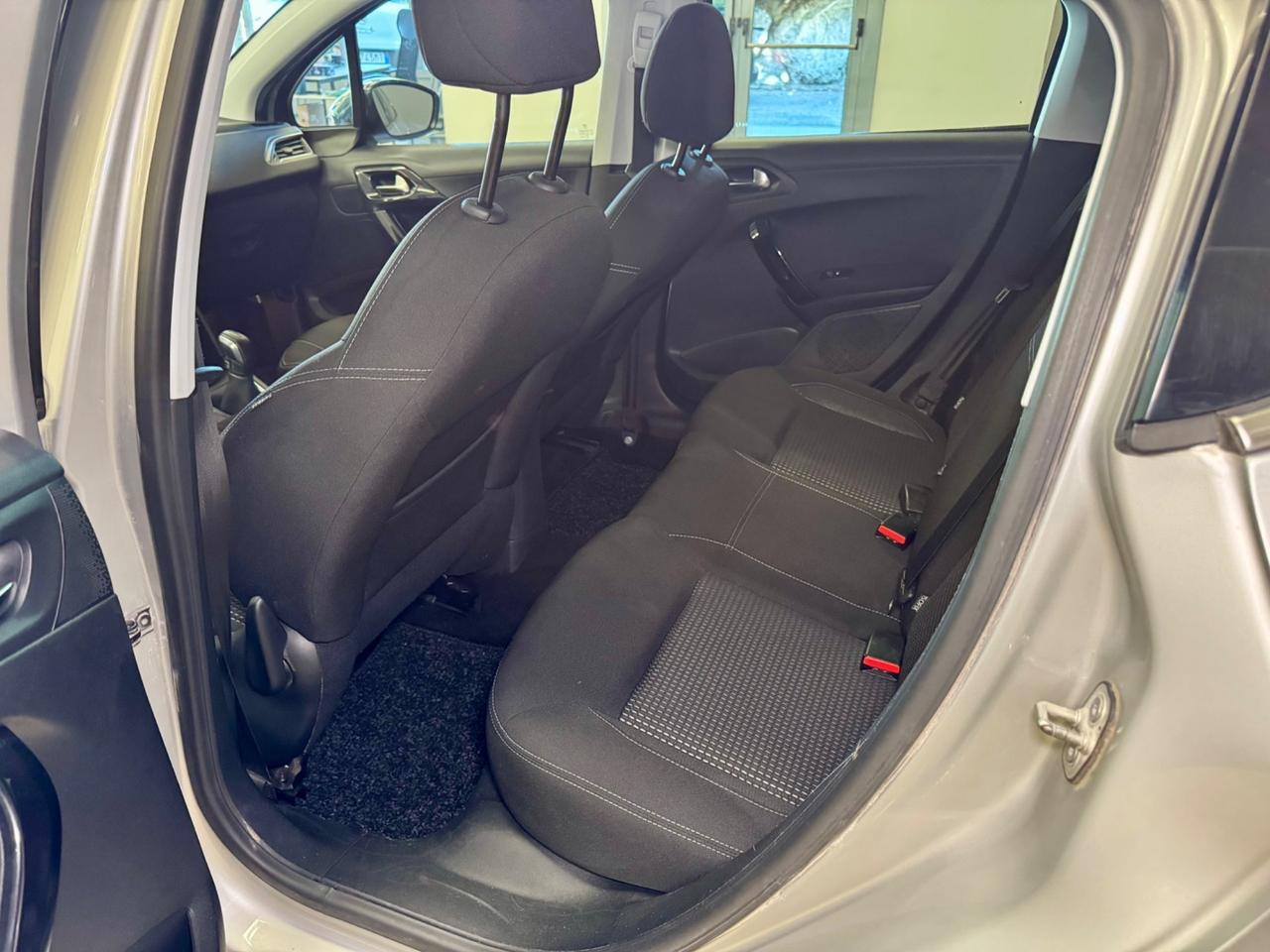 Peugeot 208 PureTech Allure