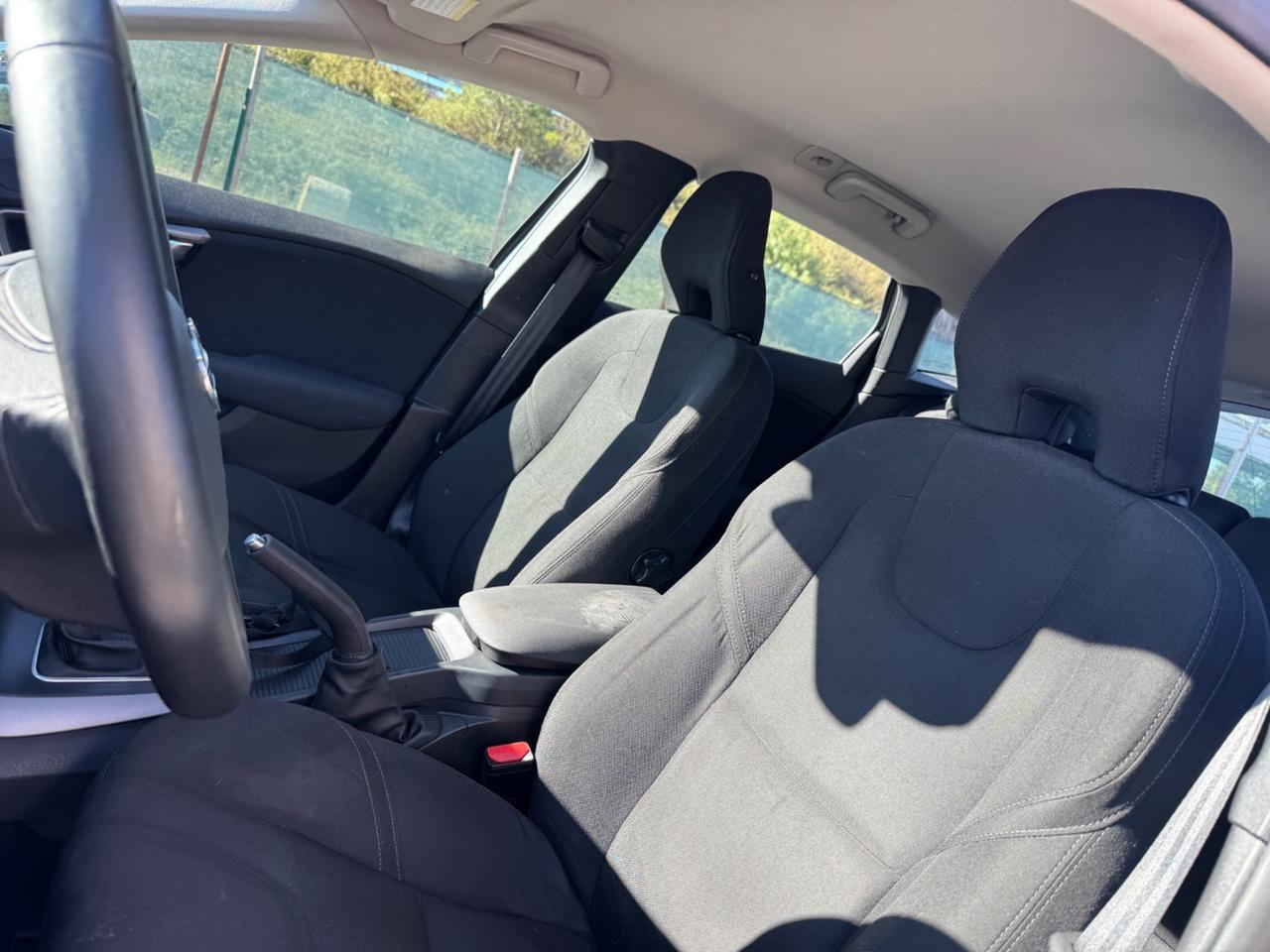 Volvo V40 D2 1.6 Powershift Summum