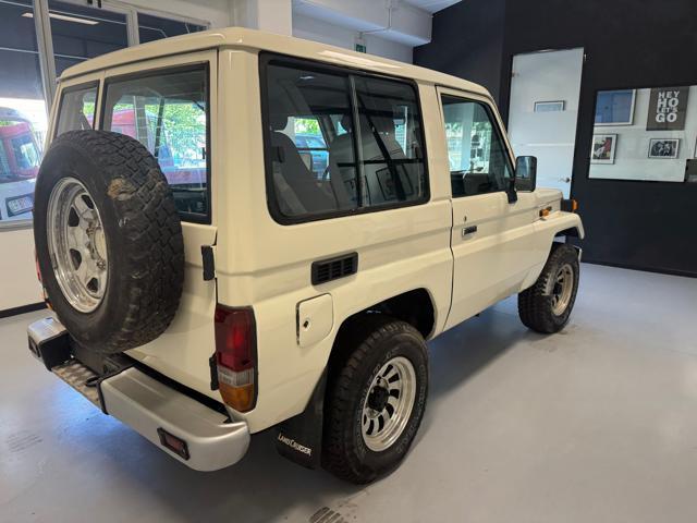 TOYOTA Land Cruiser 3.5 BJ70 LV