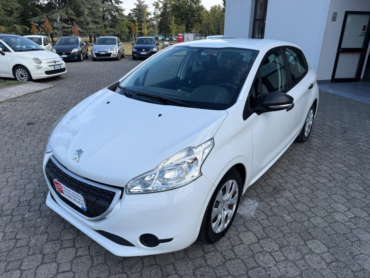 Peugeot 208 1.4 HDi 68 CV 5 porte Allure