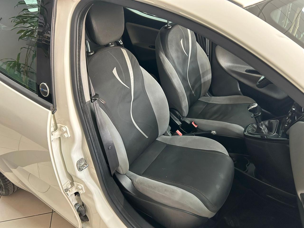 Lancia Ypsilon 1.2 69 CV 5 porte GPL Ecochic Silver