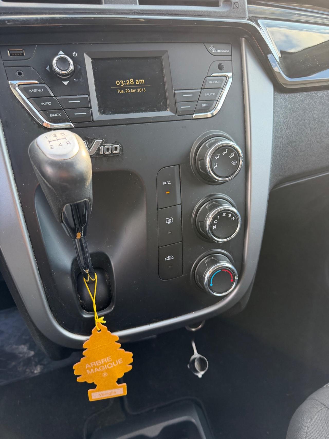 Mahindra KUV100 1.2 VVT K6+