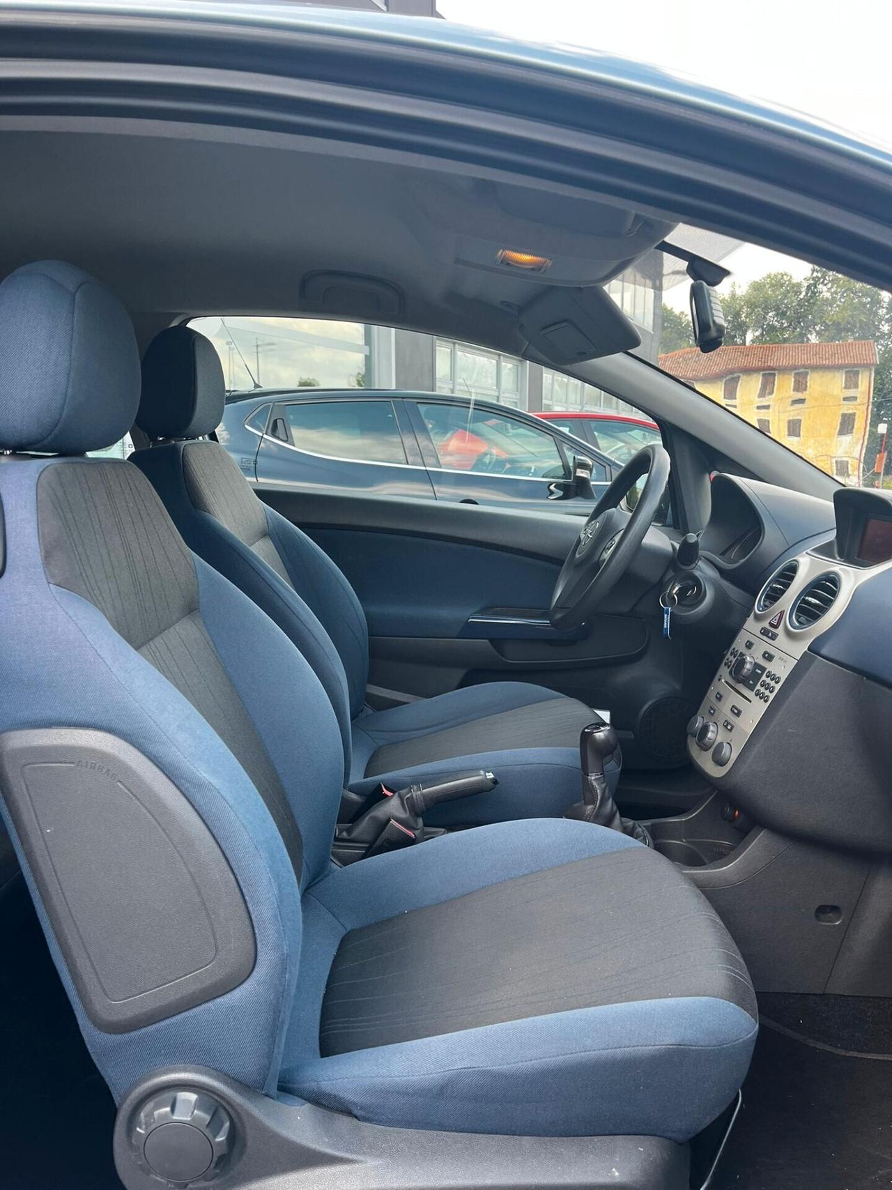 Opel Corsa 1.2 Neopatentati