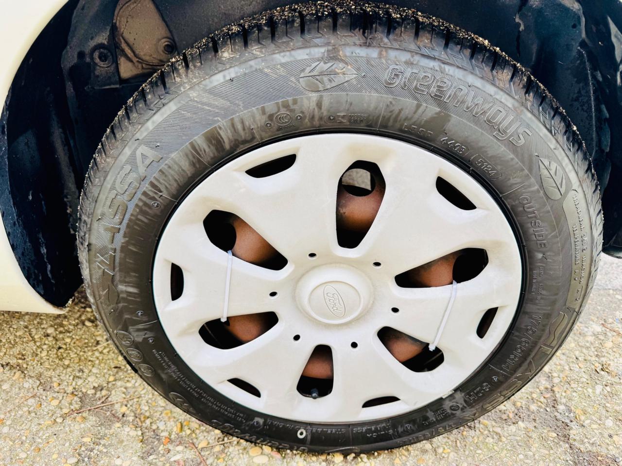 Ford Ka 1.3 TDCi 75CV Titanium