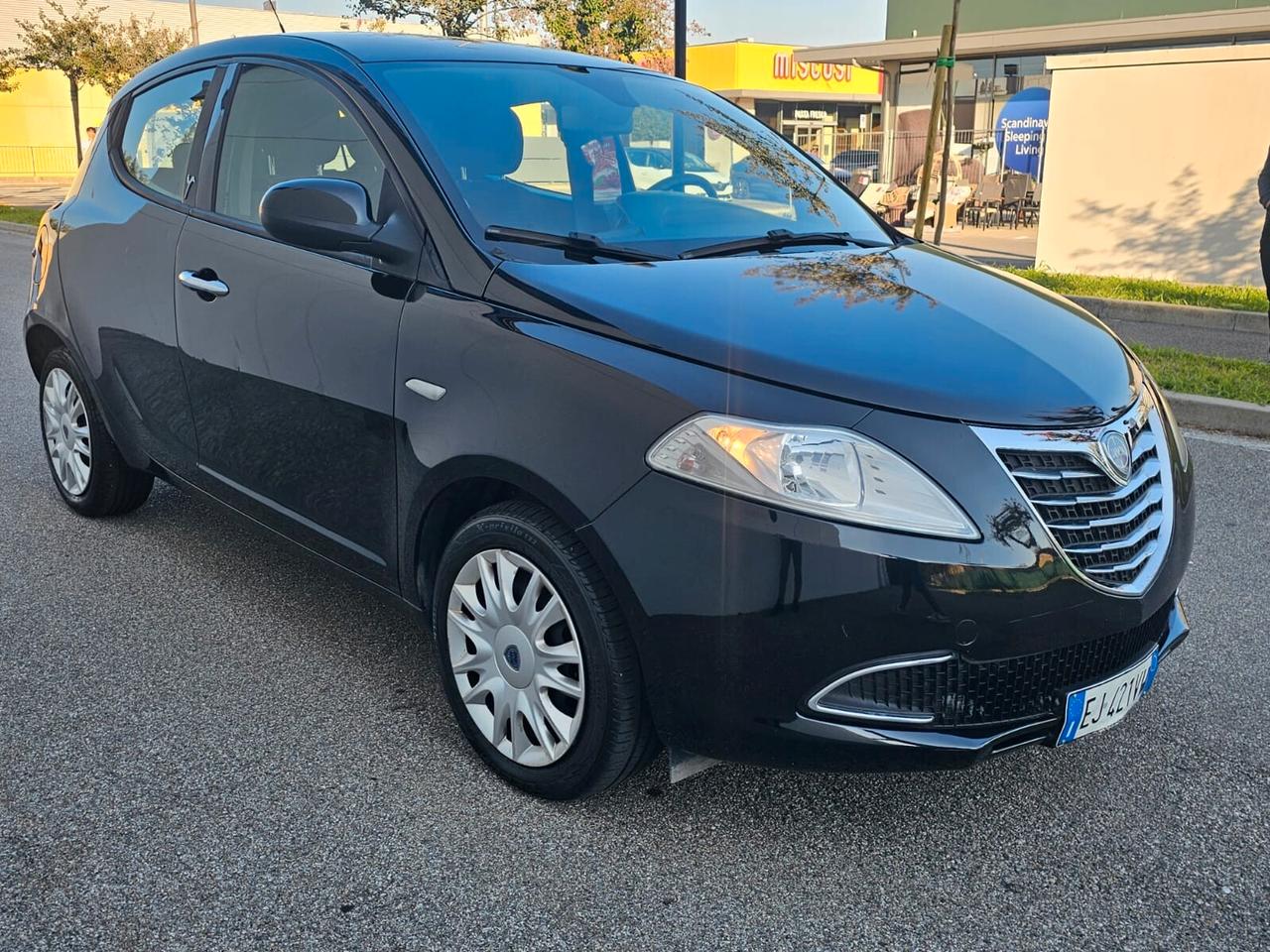 Lancia Ypsilon 1.2 69 CV Platinum