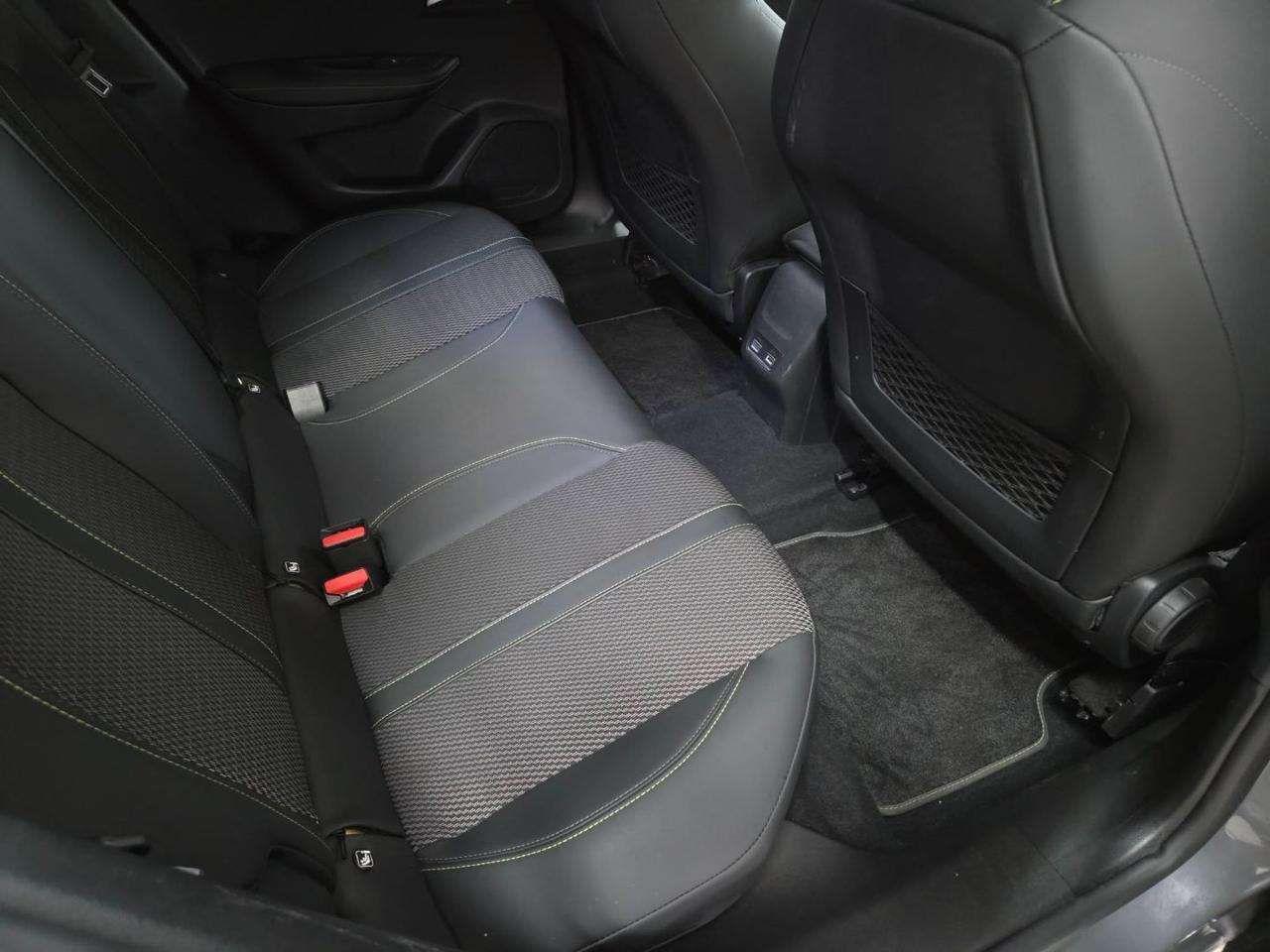 Peugeot 2008 Hybrid 145 e-DCS6 GT