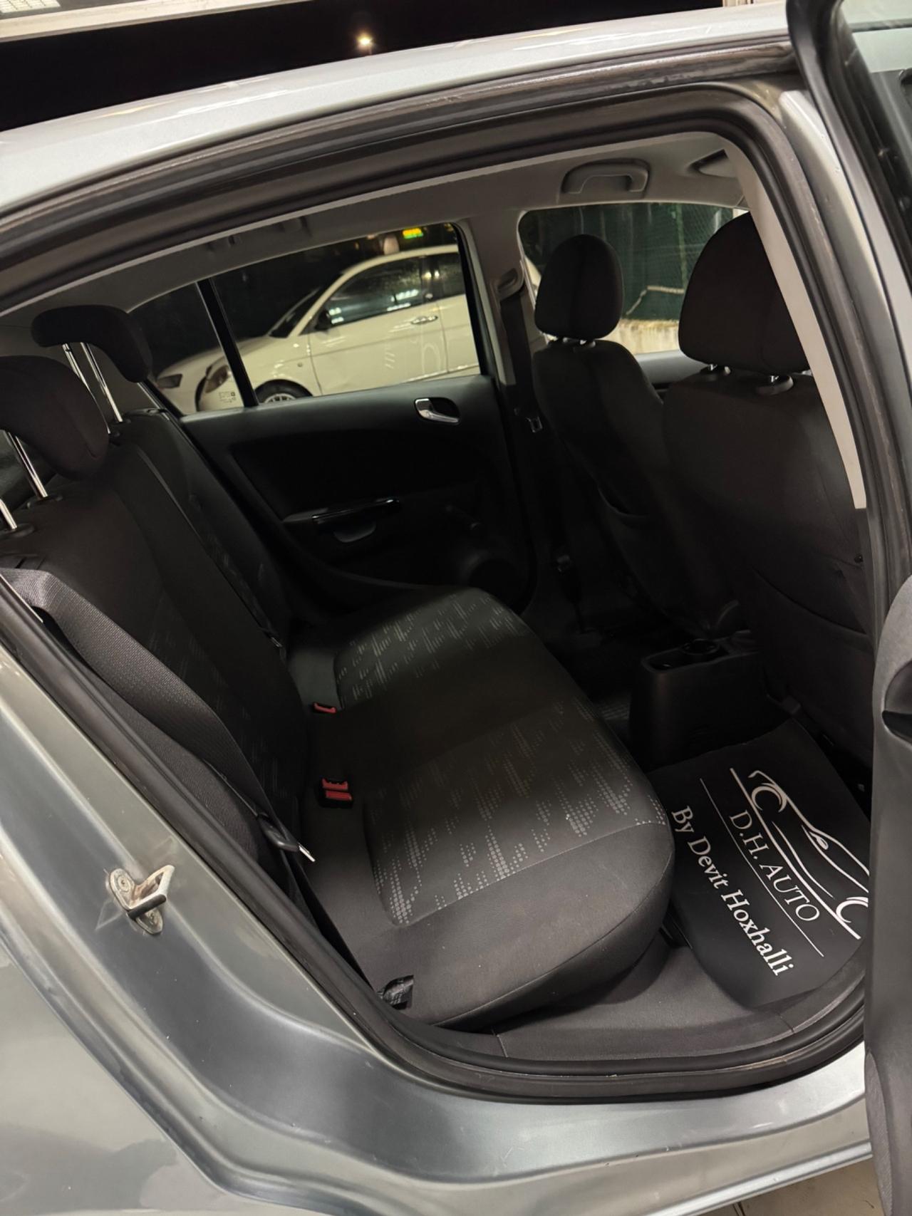 Opel Corsa 1.2 5 porte Cosmo