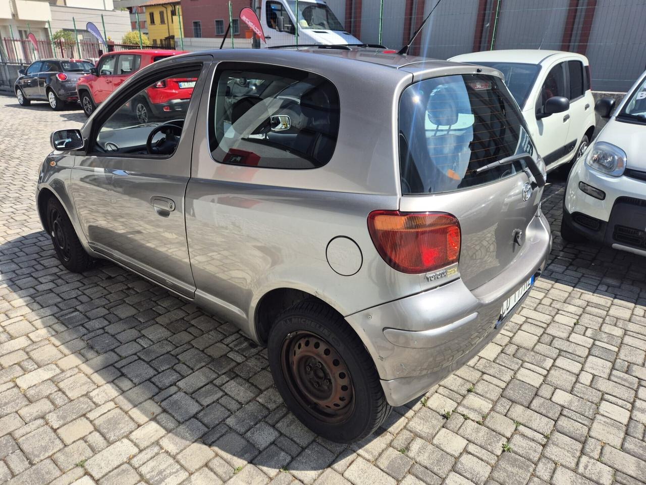 Toyota Yaris 1.0i 16V 3 porte