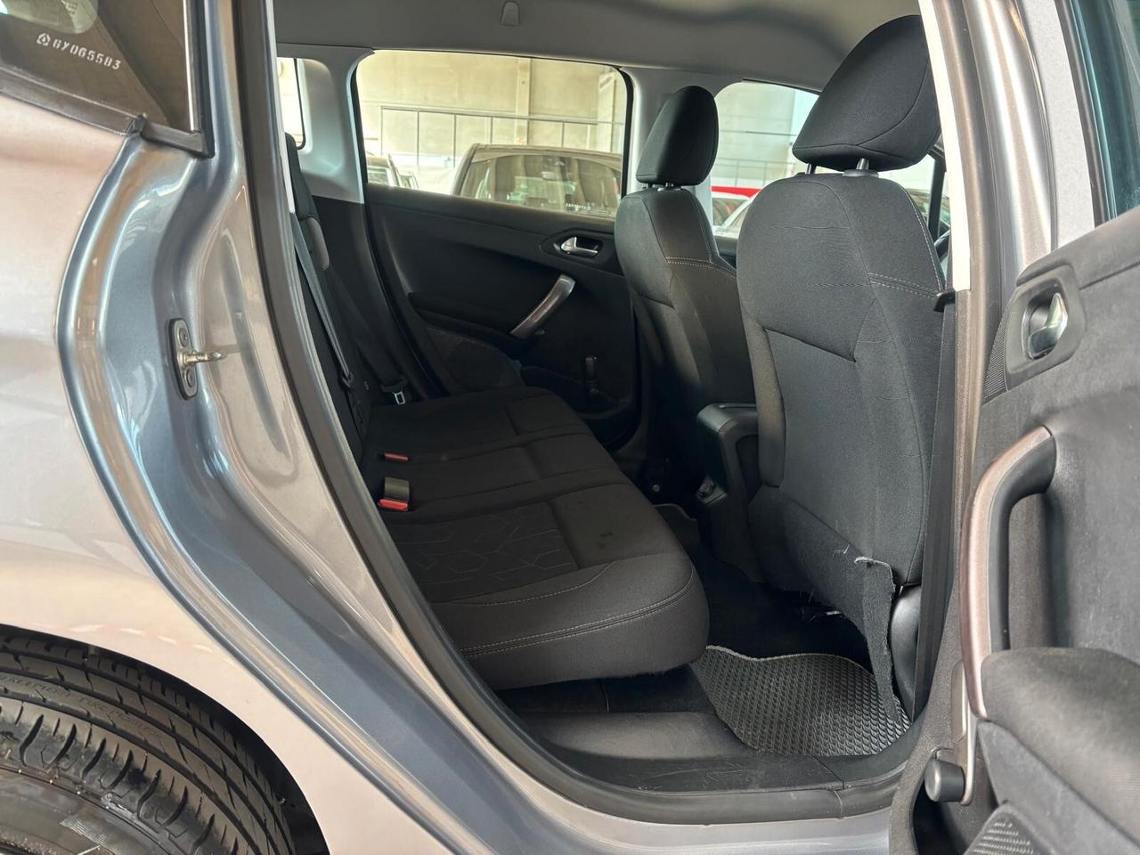 Peugeot 2008 BlueHDi 100 Allure