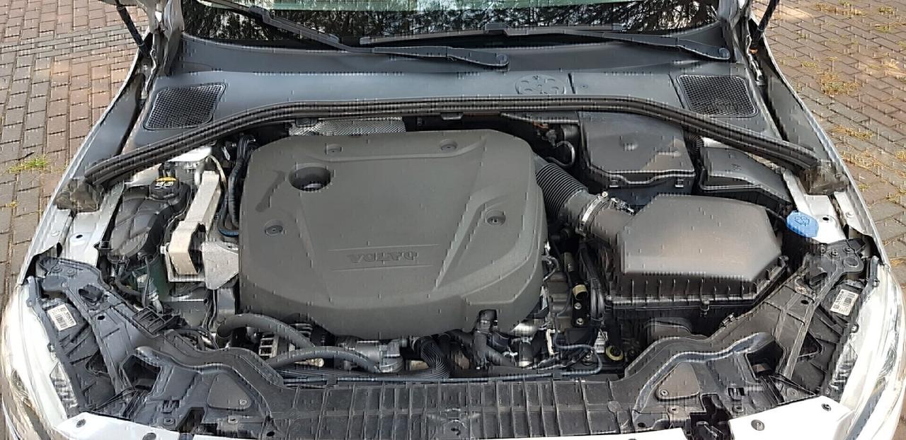 Volvo V60 2.0 d 150 cv D3 Geartronic Volvo Ocean Race,pelle,cambio automatico,navi,cruise control,cerchi 18