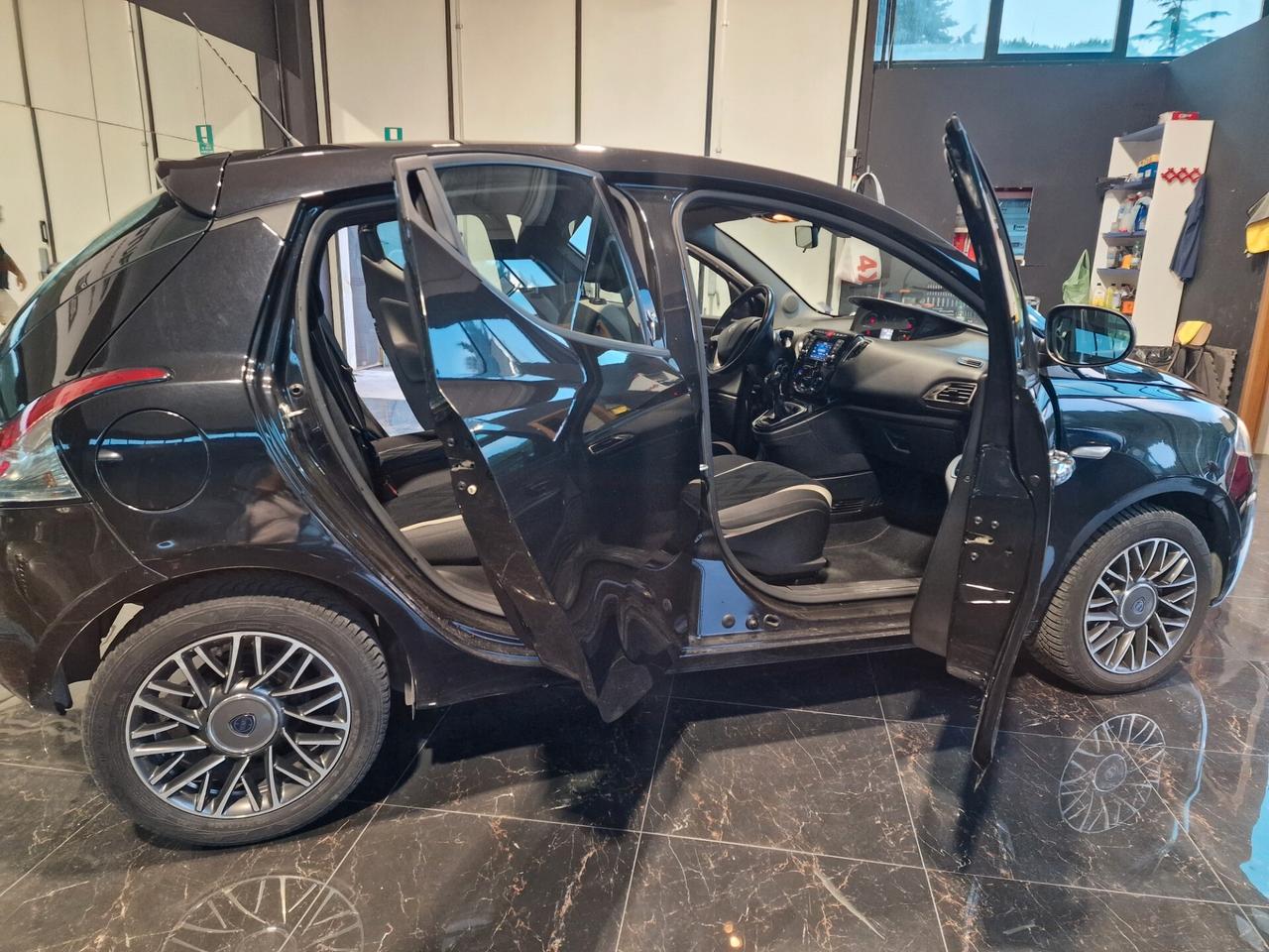 Lancia Ypsilon 1.3 MJT 16V 95 CV 5 porte S&S Platinum