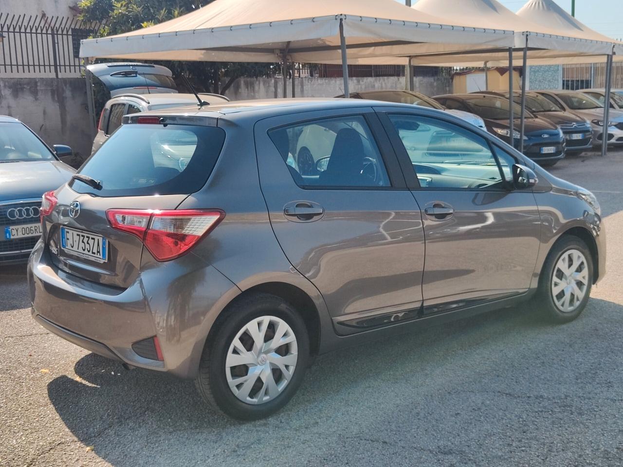 Toyota Yaris 1.0 5 porte Lounge del 2017