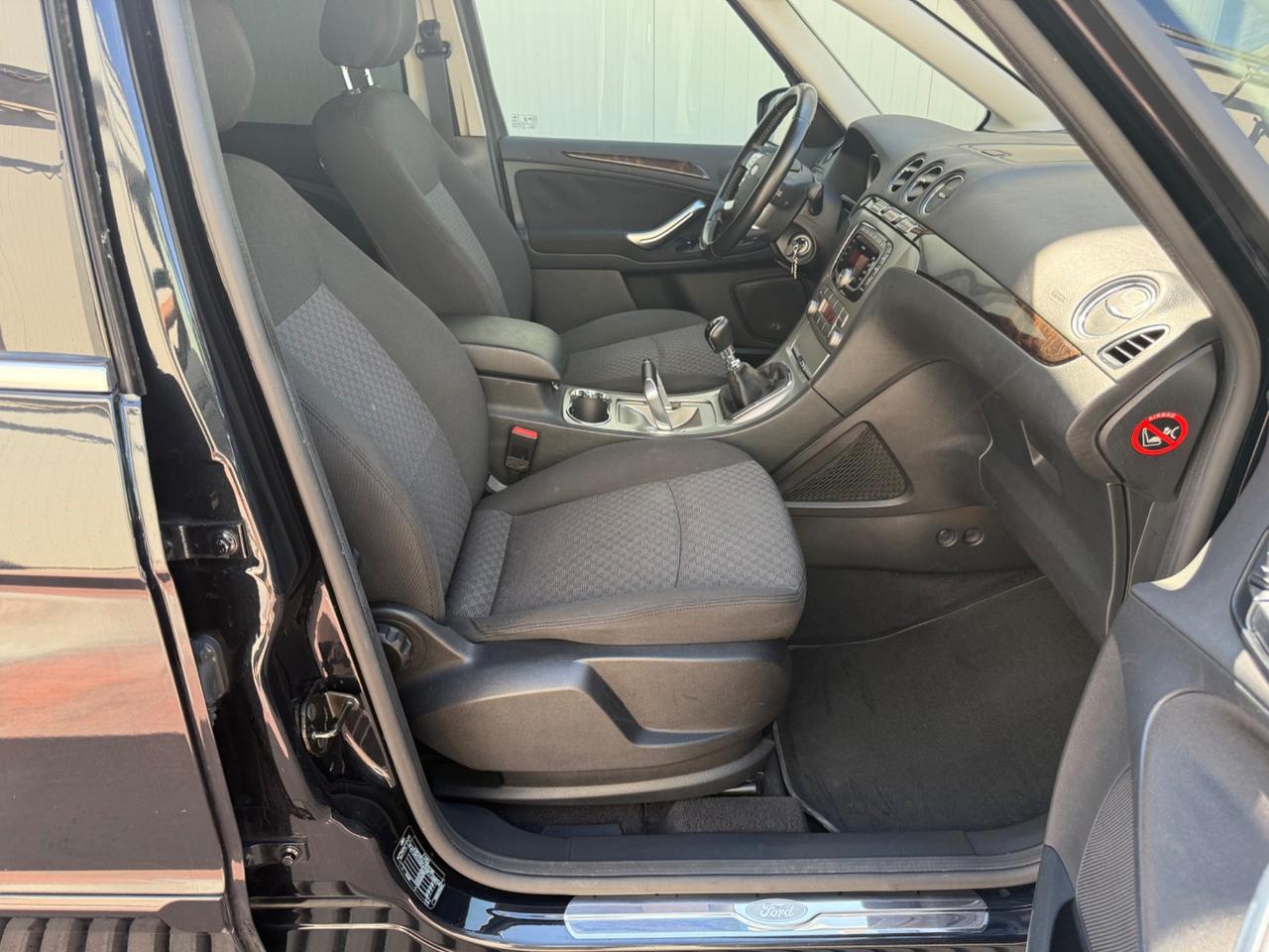 Ford Galaxy 2.0 TDCi 140 CV Ghia DPF
