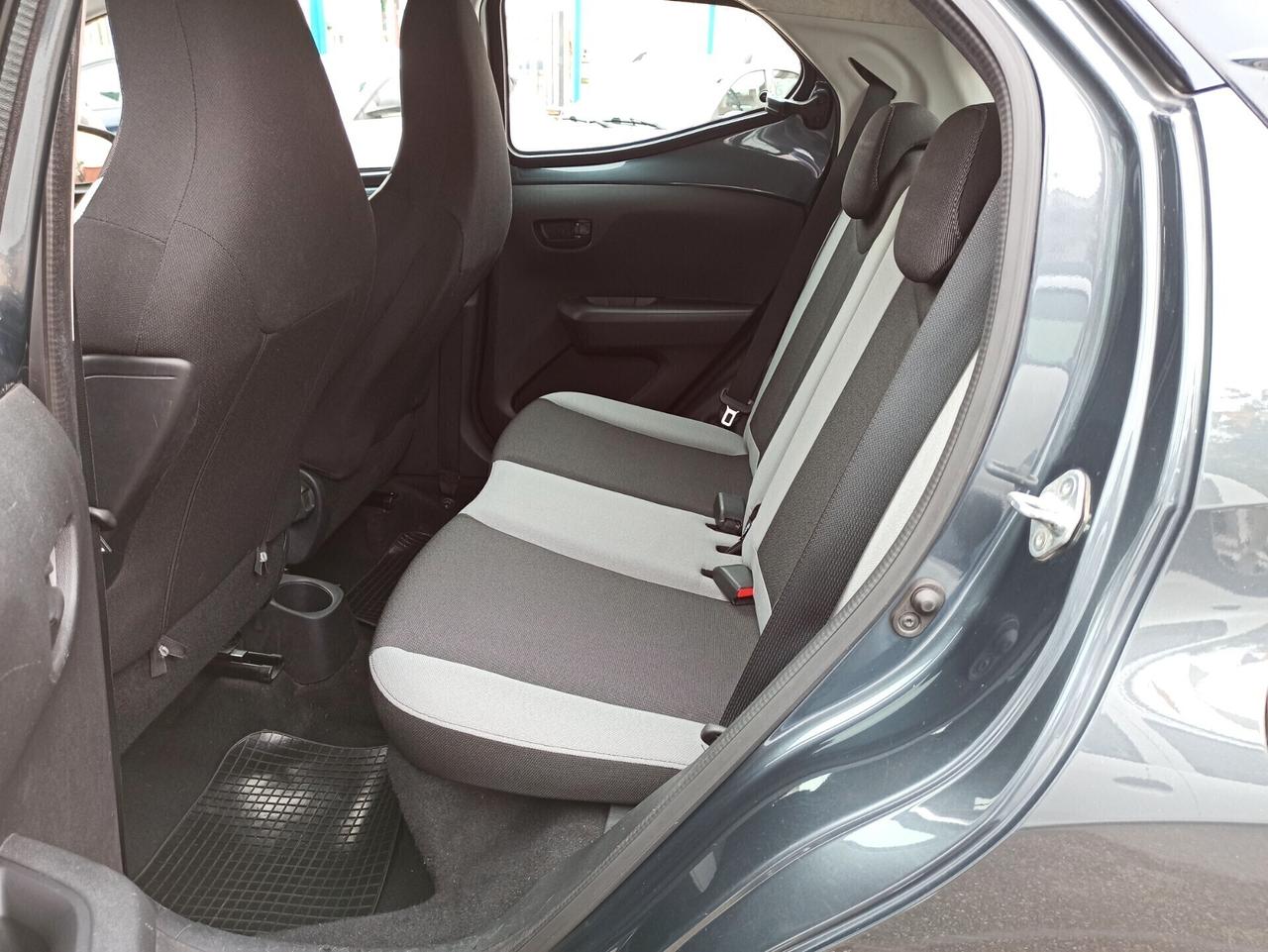 Toyota Aygo 1.0 VVT-i 69 CV 5 porte x-wave