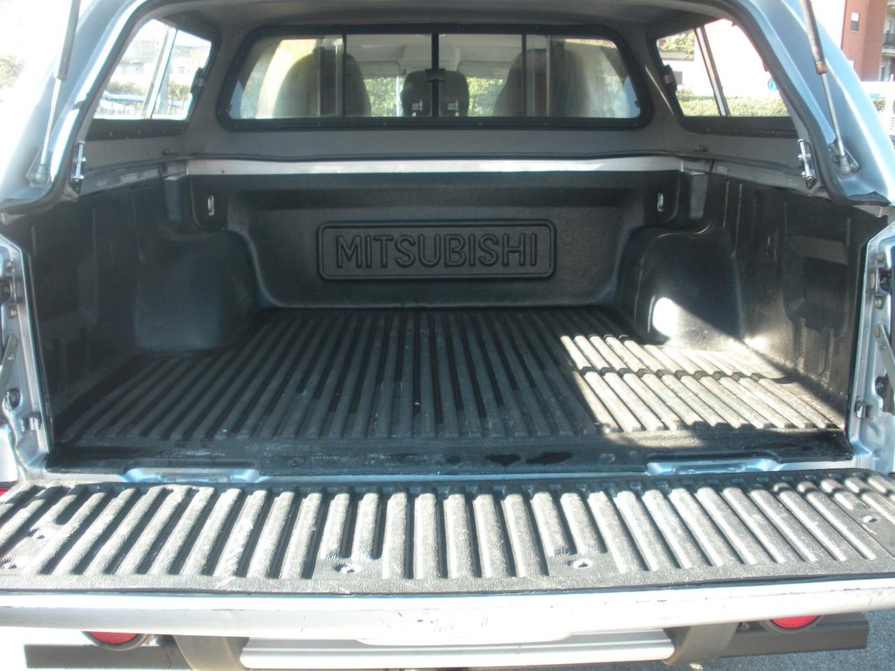 Mitsubishi L200 2.5 DI-D/136CV Double Cab Intense ''LINE''