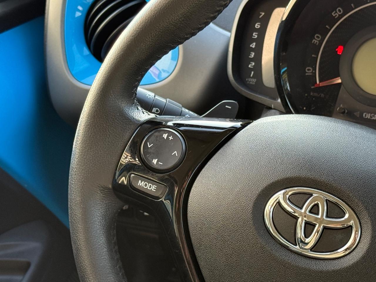 Toyota Aygo Connect 1.0 VVT-i 72 CV 5 porte x-cool MMT