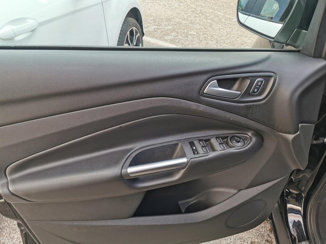 Ford Kuga 1.5 TDCI 120cv S&S 2WD Titanium