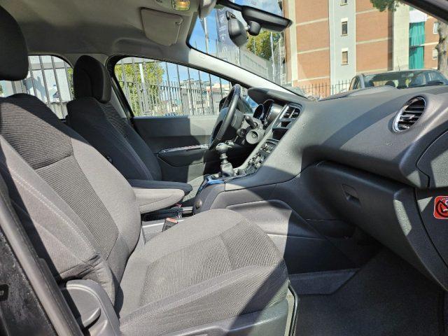 PEUGEOT 5008 1.6 HDi 115CV 7POSTI