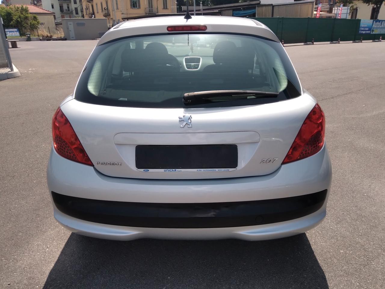 Peugeot 207 1.4 8V 75CV 3p. X Line x neopatentati