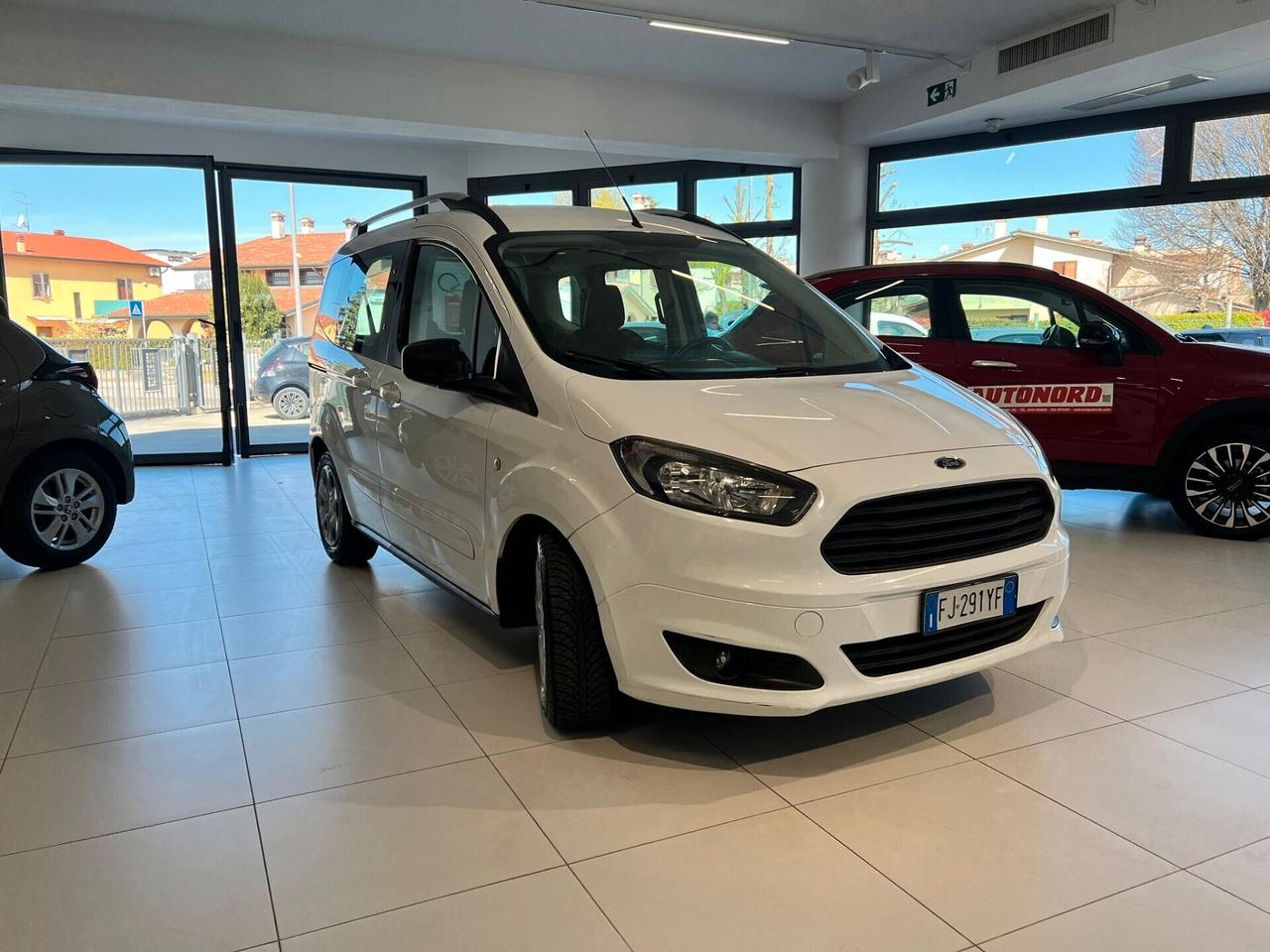Ford Tourneo Courier 1.5 TDCI 75 CV Plus